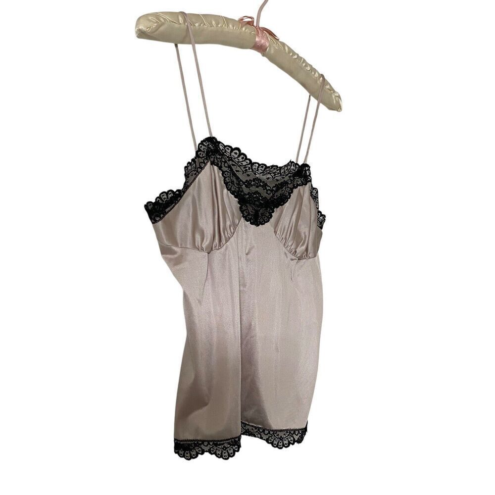 Vintage Camisole Top Women's Size 34 Beige Black Lace Trim Made in USA - Picture 2 of 6